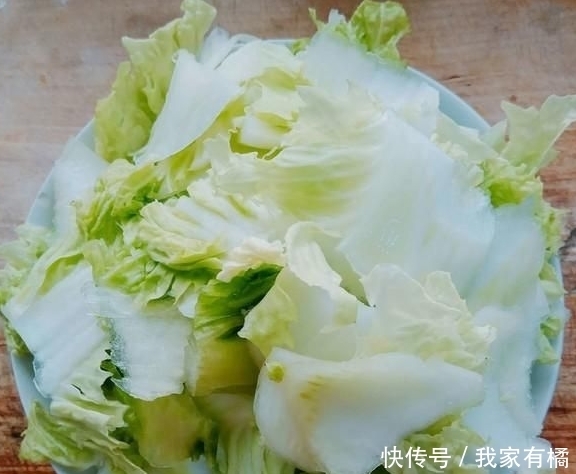 可口|做手撕包菜,直接下锅就错了!学会这一招,不发黑不油腻酸爽可口