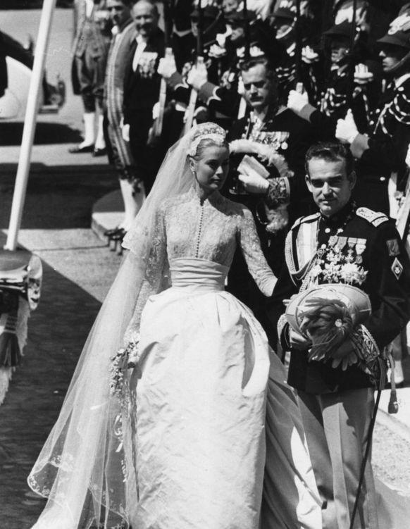 婚纱|百年婚纱秘史原来以前的新娘还不止会穿白婚纱