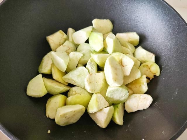 糖醋茄子|我家最受欢迎的家常菜,既简单又营养,一周吃两次,雷打不动