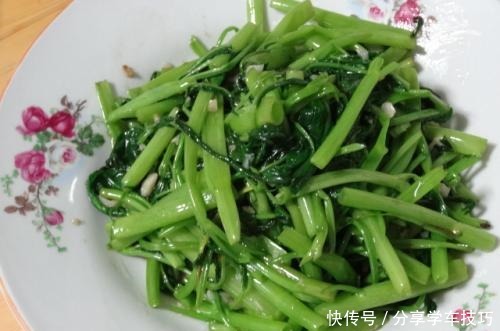 蒜蓉空心菜|空心菜一炒就发黑注意这两步,怎么炒都翠绿不发黑