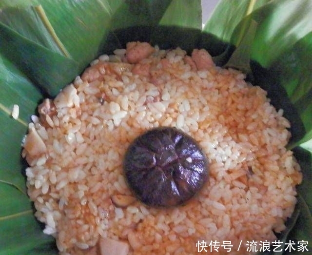  粽叶|带有粽叶香味的香菇鸡腿饭非常适合寒冷和多雨的天气