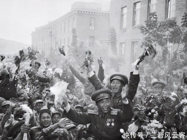 机枪|副班长用机枪打飞机,违反了部队纪律,彭总得知后大喜:官升三级