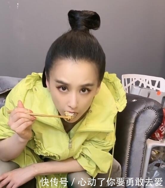 安排|拍摄过程中,吃了公司安排的工作餐,看有什么菜,档次很高
