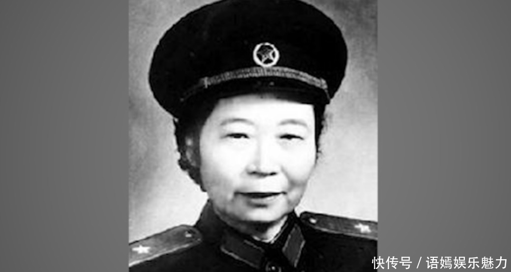 新中国首位女将军,伟人曾亲自授衔,开国