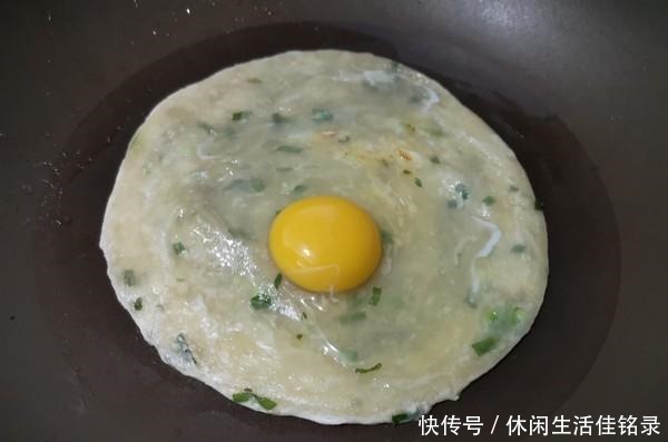 不用|早餐做这饼不用揉面，15分钟做3个，香软馅料足，管饱又解馋