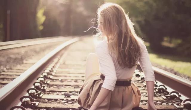 值得|女儿问:“爸我长得好看不?” 这个父亲的回答值得爸妈们学习