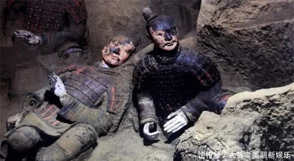 秦剑|兵马俑坑出土19把宝剑, 技术至今是谜, 西方考古家: 绝不可能