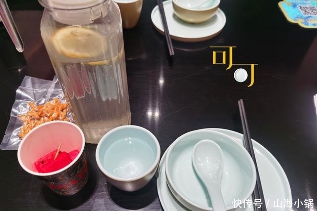 夫妻俩|夫妻俩花98元钱吃了三个干锅,你看值不值,我们都光盘了