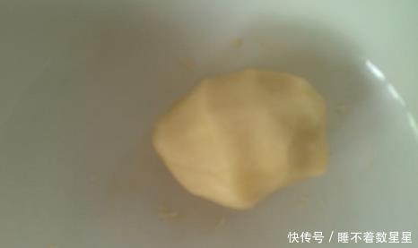 苏打饼干|想吃苏打饼干不用买,1碗面粉自己在家做,不加黄油,更营养健康!