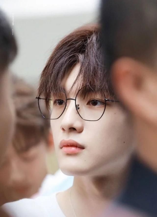 少女|硬糖少女粉丝一边喊着糊,一边又喊着“壶”,R1SE不累壶妹也累了