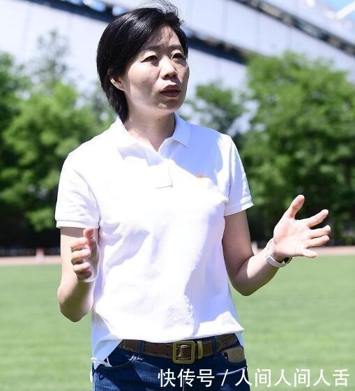活动|知性优雅!女排奥运冠军出席徒步活动,如今身居高位气质更胜从前