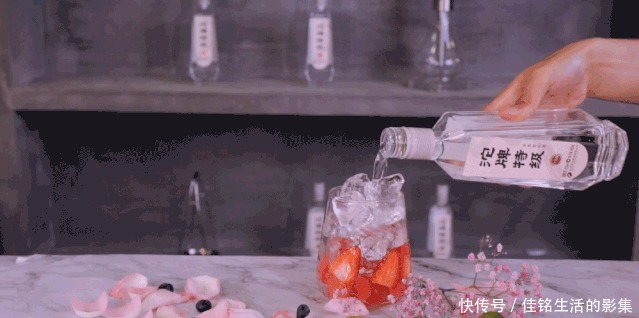 口感|李沁特调酒教程上热搜,加上这种酒味道更绝!