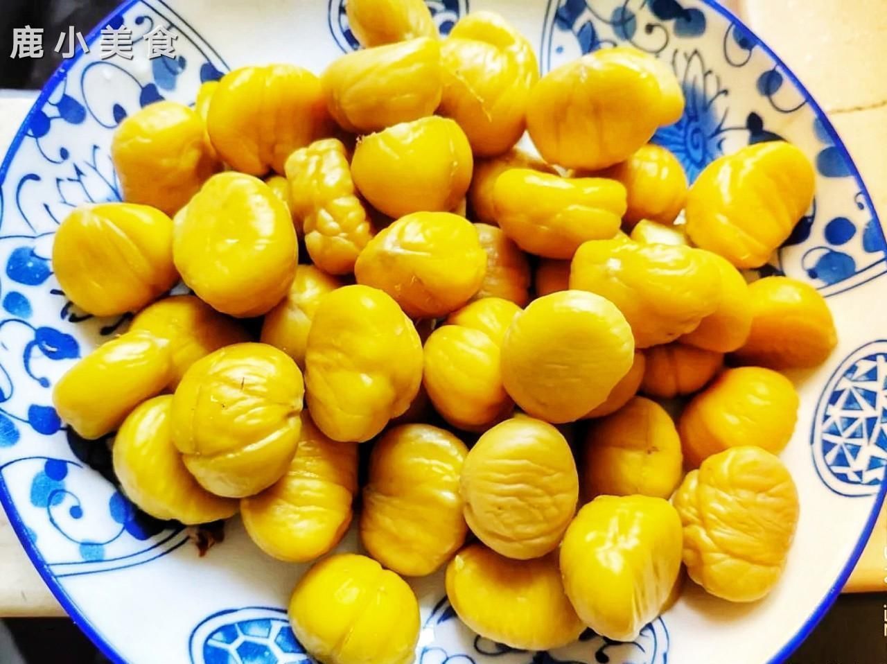 方法|板栗难掰还易碎？别用牙咬了，教你3招，板栗轻松去壳，完整干净