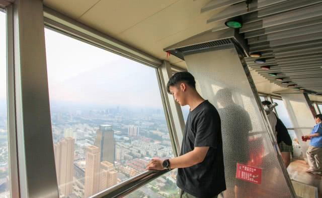 唯一|唯一水中电视塔：门票68元餐厅陈旧不堪，2杯果汁却还卖80元