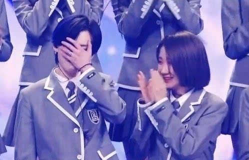  陆柯燃|陆柯燃超乃万二十万票第9出道，所有人都在祝贺，谁注意到Lisa？