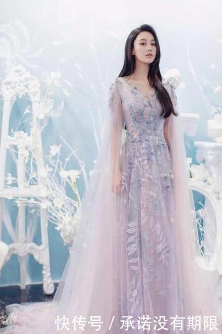 晚礼服|张馨予的长发自带古典气质，一袭长裙亮相，比短发更撩人