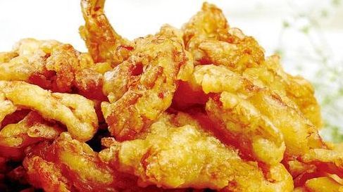 难怪|炸蘑菇时,包裹淀粉还是面粉?其实都不对,难怪蘑菇不香脆!