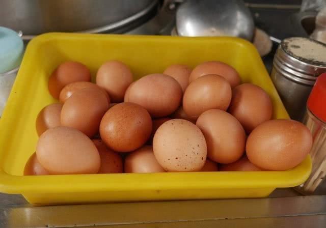 把蛋|烹调科学如何控制水煮蛋,让“蛋黄”固定在正中间不偏移