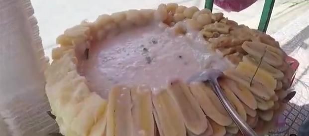 小吃还|大婶卖“长条状”小吃,5元一根不涨价,不吃后悔,吃了更后悔