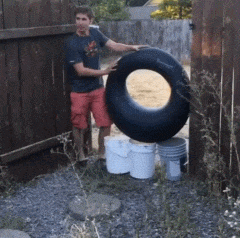 有人|搞笑GIF:只要带女朋友上街,肯定会有人来跟她拍照