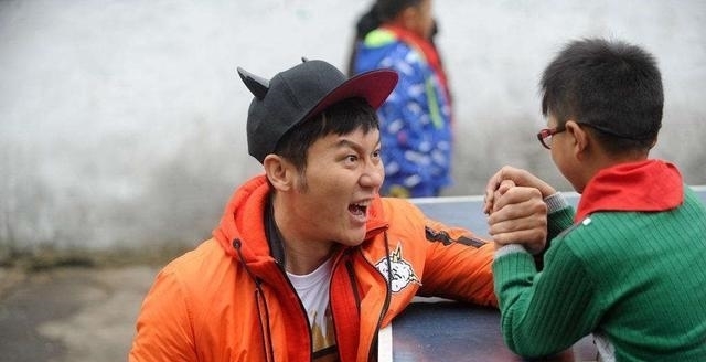 节目中|有种“整容”叫李晨瘦了,以为太夸张,看照片网友直呼太像黄晓明