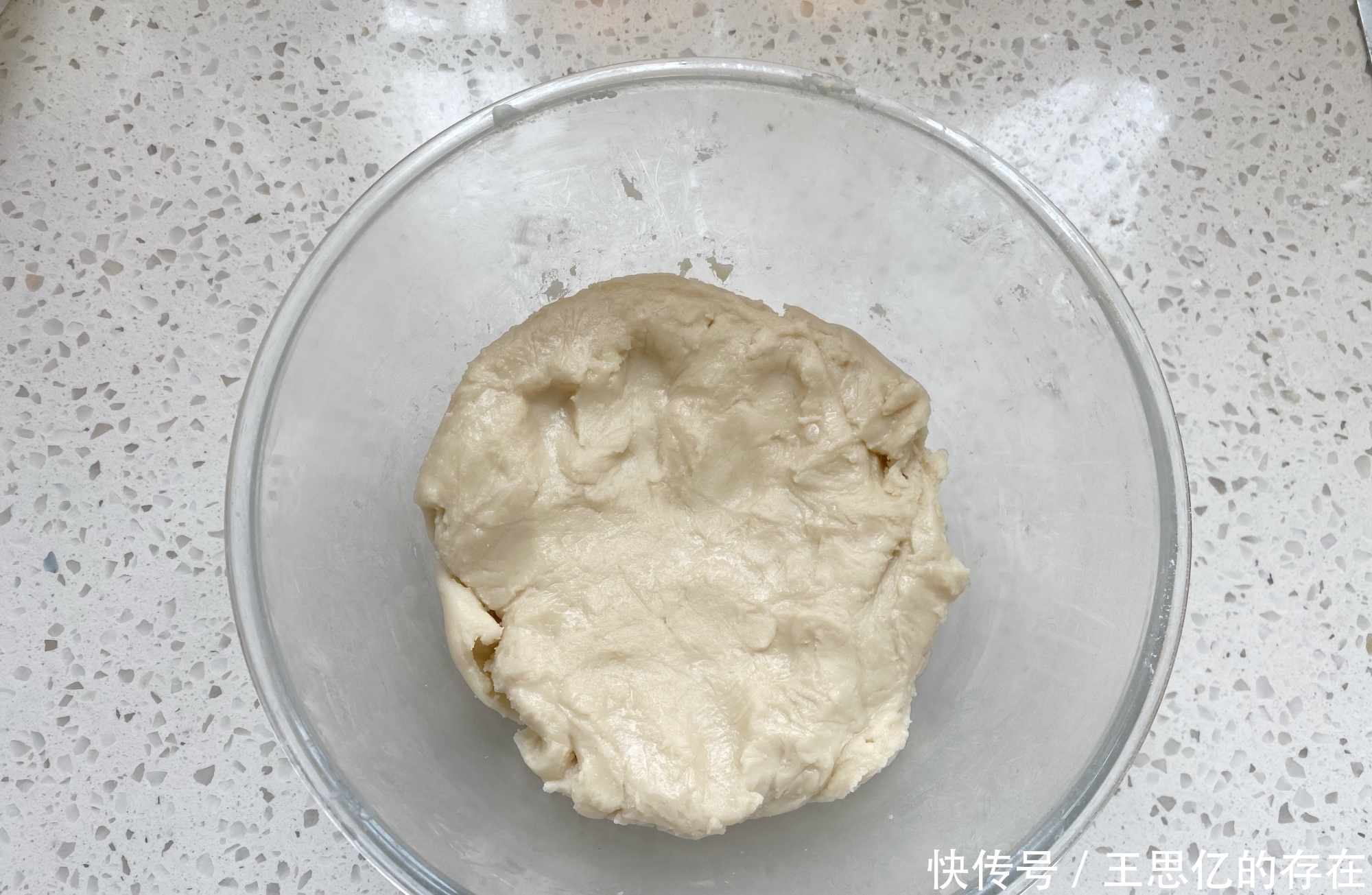 制作|想吃红豆饼别再买了,在家用面粉就能做,咬一口层次分明香酥美味