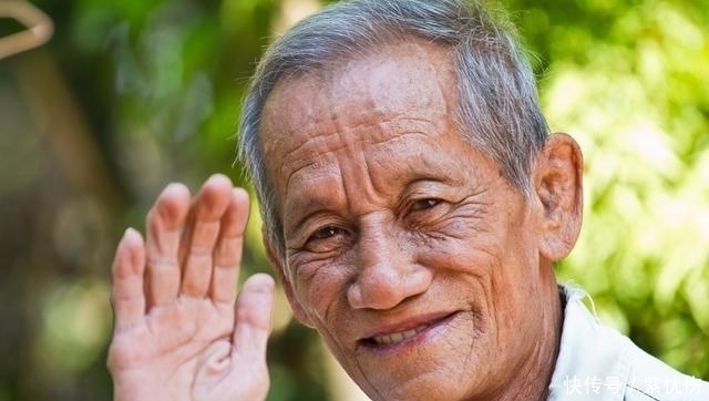 苦中作乐|67岁老人5500元退休金,每天苦中作乐,听听大爷怎么说