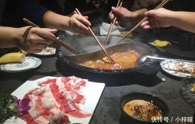 辣锅|吃火锅最讨厌这6种行为, 如果能忍受2个的, 绝对是“生死之交”!