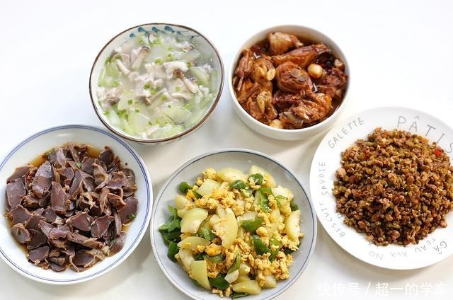 收到|婆婆做的晚餐,在朋友圈火了,荤素搭配吃得香,收到无数点赞