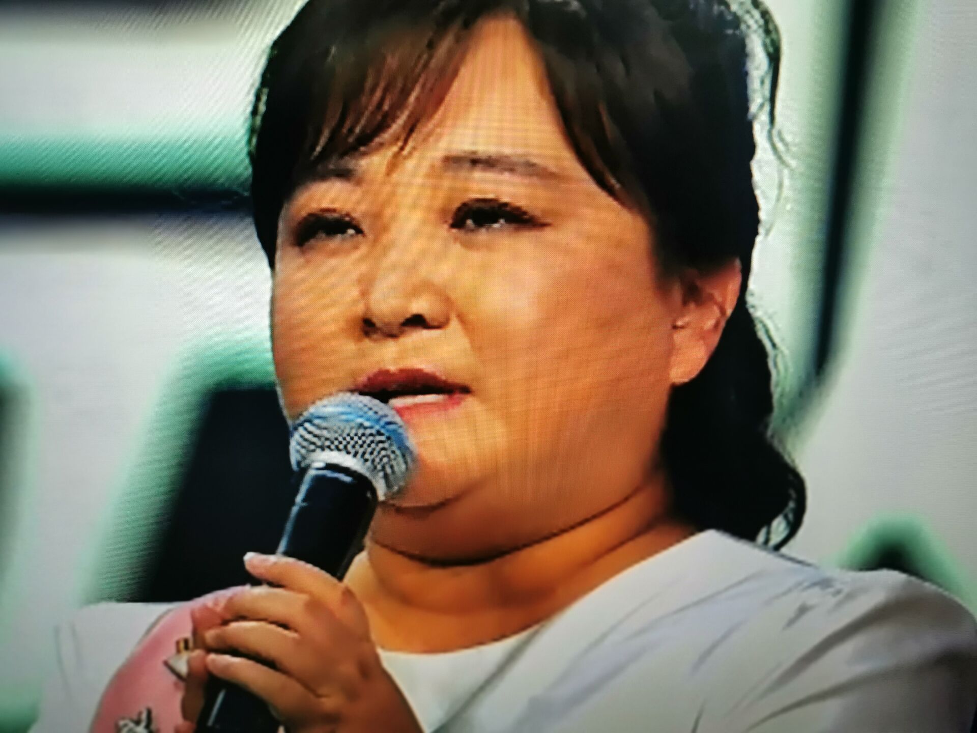  惊现|东方台618晚会字幕打错，惊现“死亡灯光”，创造营首秀翻车