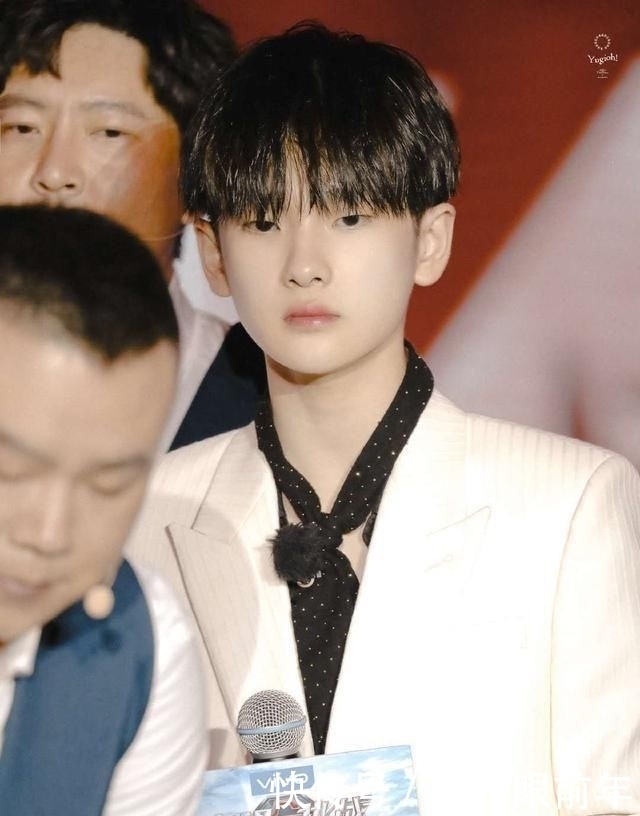  张艺兴和|极限挑战：张艺兴迪丽热巴缺席发布会，杨超越成飞行嘉宾惊艳亮相