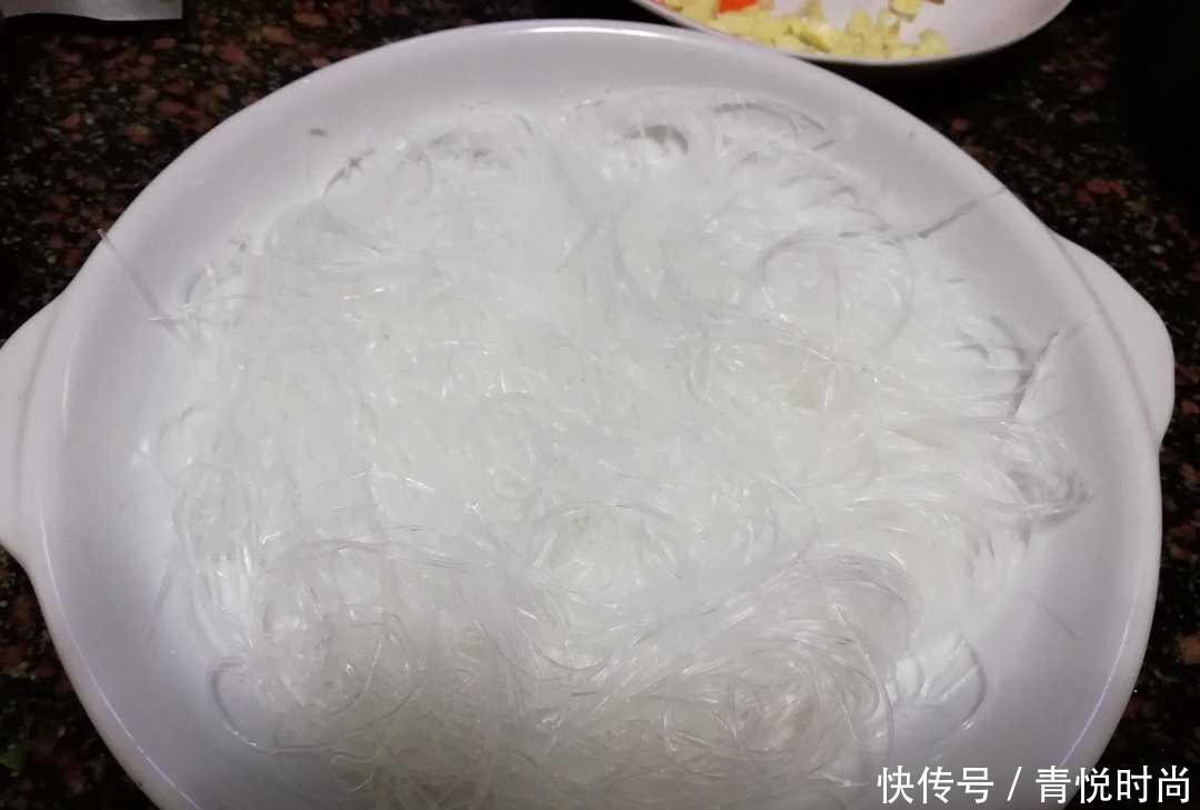 鲜甜|青蛾蒸粉丝,鲜甜美味,一点也不浪费