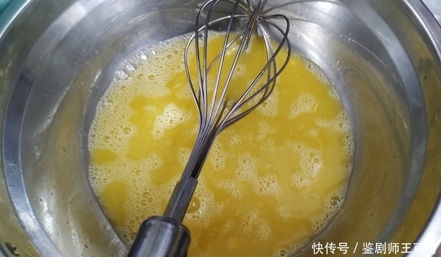 西红柿鸡蛋面|最简单的快手饭，5分钟做两碗，没有大鱼大肉，却吃得舒服