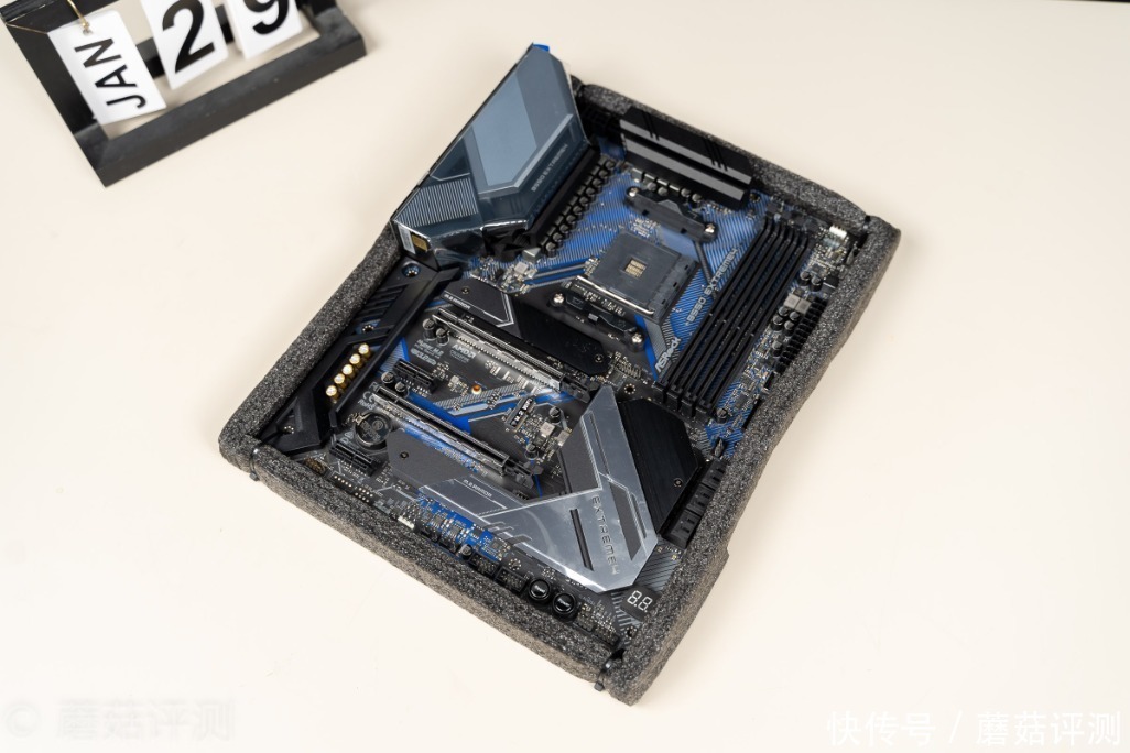 华擎|一块性价比超高的B550主板、华擎B550 Extreme4极限玩家主板 评测