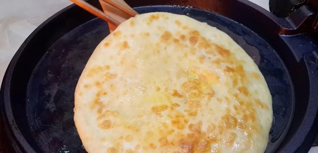 懒人|鸡蛋饼这样做太香了,教你懒人做法,鼓泡零失败,吃过就念念不忘!
