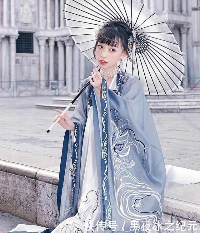  韵味|女生怎么穿“汉服”才好看？注意这几点，既有韵味又显高