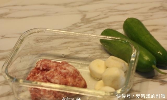 黄瓜马蹄肉|夏季这菜天天吃，用来做包子清香汁水多，太好吃了，女儿要我多做