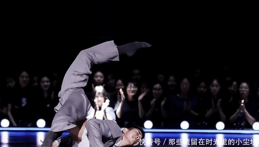 令人感动|那些令人感动落泪的综艺节目,无不拥有浸入人心的三情共鸣力