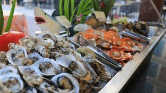 东西|吃自助餐时,挑贵的吃才“亏”,按照这个顺序,老板想把你拉黑