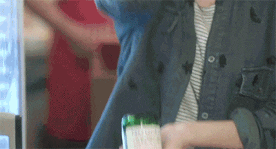 GIF|搞笑GIF:我喝了,你随意,不醉不归