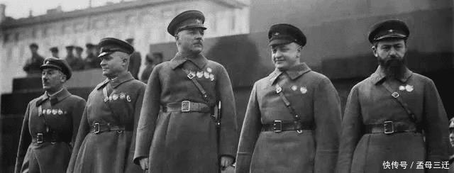 开枪|苏军人海冲锋发挥到极致有多可怕德军还没开枪就已活活吓疯！