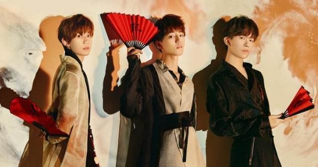 演唱会|TFBOYS7周年演唱会来了,3兄弟谁走的最好呢,是王源吗?