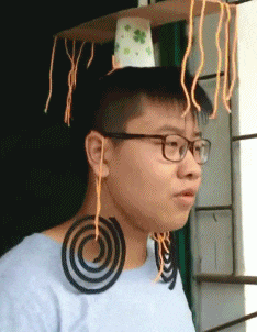 这一下|搞笑GIF：这一下，躲的真是漂亮啊，就是把队友坑了