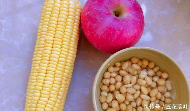 水果|打豆浆时，多加1样水果，1样粗粮，豆浆香味浓郁，入口甘甜丝滑