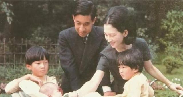 岁才|她是日本最美皇后,倾城容颜换来60年牢笼生活,75岁才说出实情
