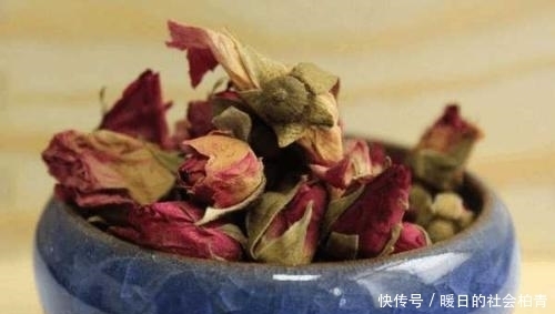  女人|女人月经量少怎么办？常吃5种食物，能保养卵巢，增加月经量