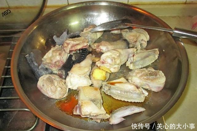 鸡肉|还在喝老母鸡汤吗这道鸡肉的做法，好吃到舔手指，上桌就能光盘