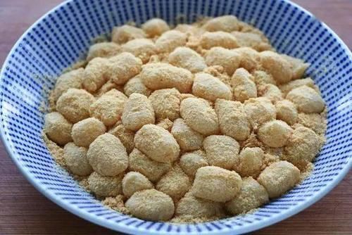  香甜|黄豆和糯米粉还能这样吃，一口一个，香甜软糯，满满的童年记忆
