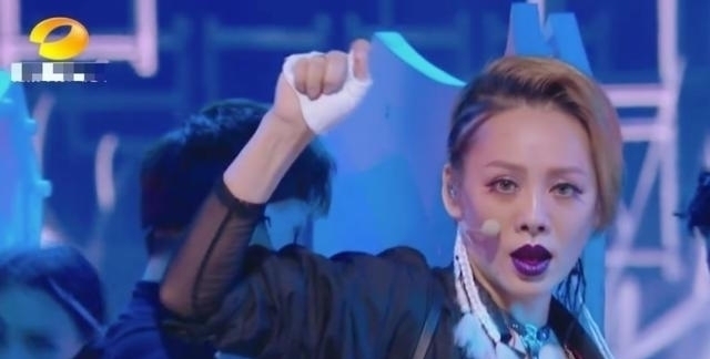 宁静组|《浪姐》宁静又垫底,委屈到说要原地解散,她和张艺兴都被坑了