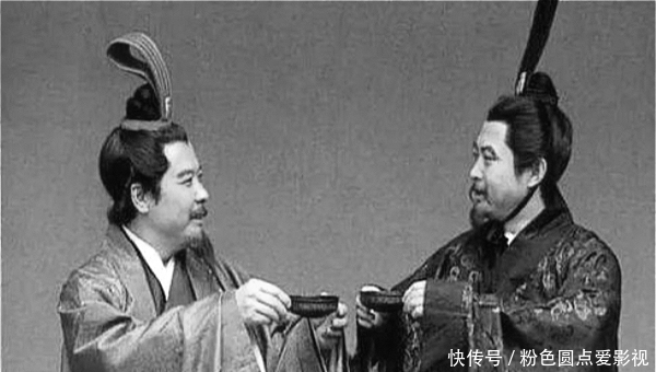 勾结|张松因何受曹操轻视？他又为何能说动刘璋？他勾结刘备的原因是？